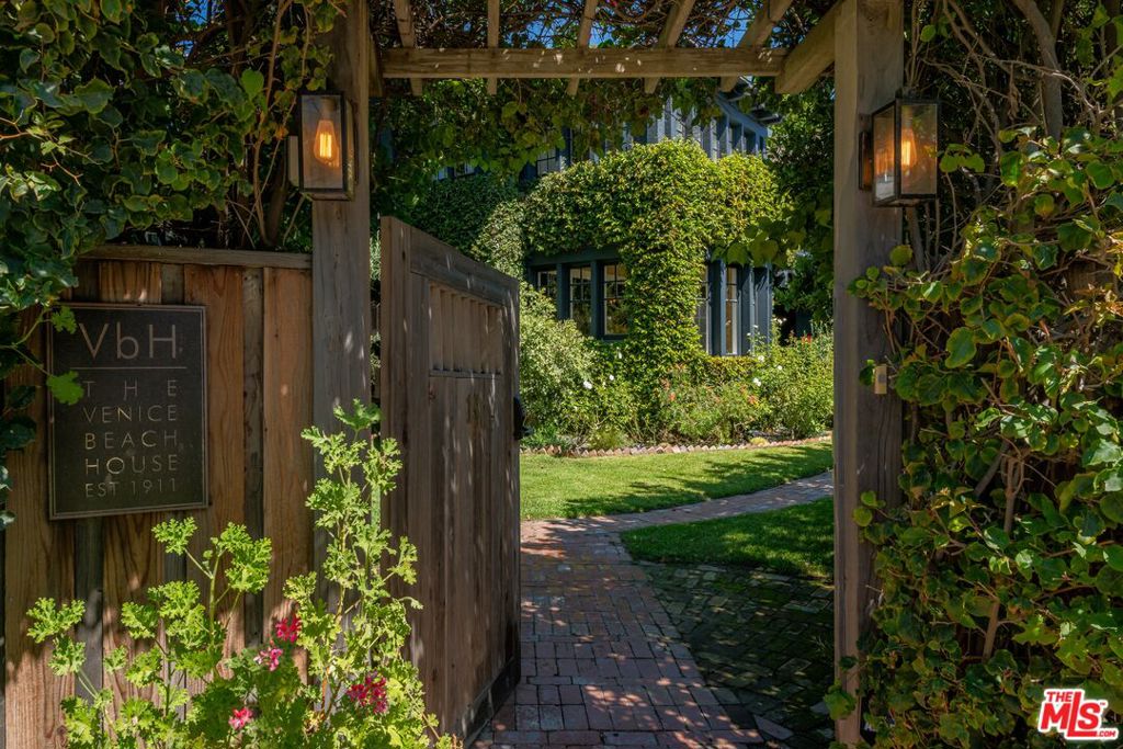 MLS #26983615 image #2