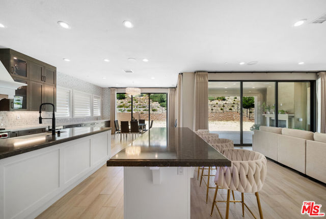 20517 W Deer Grass Court, Porter Ranch CA: https://media.crmls.org/mediaz/6ee70273-2e82-4068-bed6-525e7161bd20.jpg