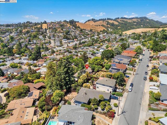 3491 Middleton Ave, Castro Valley CA: https://media.crmls.org/mediaz/6ee7cfe9-d4f0-49ce-9194-5a3667b01725.jpg
