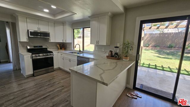 7024 Laurel Place, Highland CA: https://media.crmls.org/mediaz/6ee80d65-3af1-49e0-9217-c19d6b4a16a8.jpg
