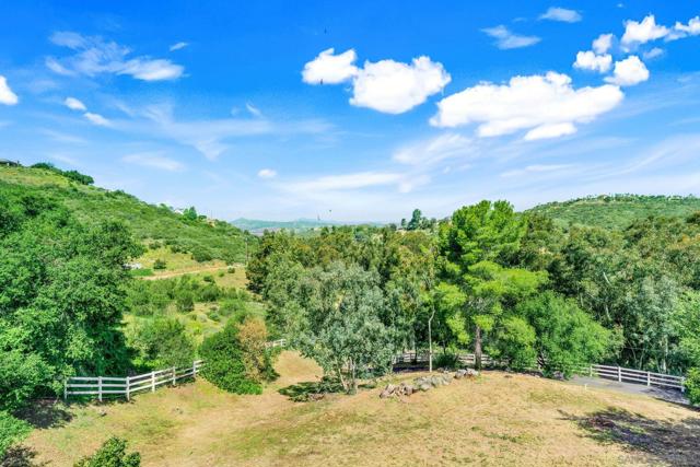 14027 Jamul Dr, Jamul CA: https://media.crmls.org/mediaz/6ee83428-fa6a-4126-9726-764fbfd07156.jpg