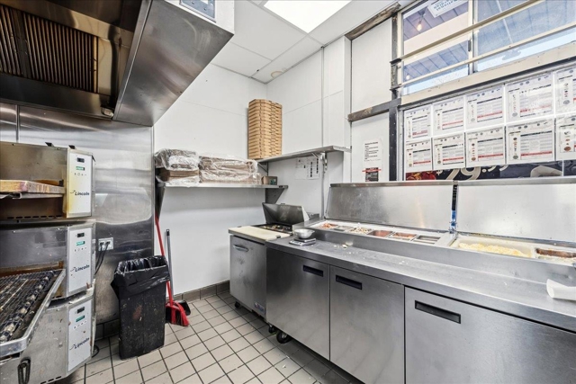 Image 13 of 21 For 706 Colorado Ave