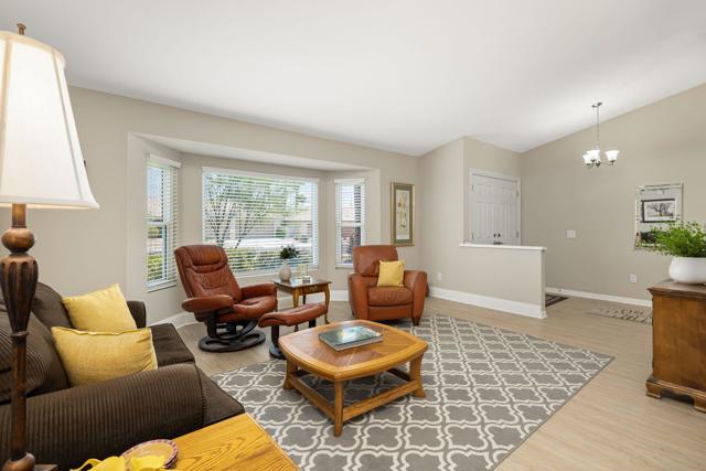 44125 Calico Circle, La Quinta CA: https://media.crmls.org/mediaz/6ee882eb-e568-47d7-ad9a-6ace19adc3e2.jpg