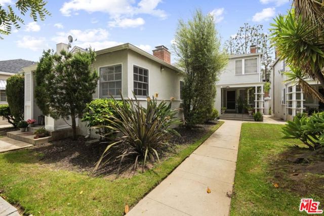 10366 Ashton Avenue, Los Angeles CA: https://media.crmls.org/mediaz/6ee90bbd-9c4f-4711-810c-a3c8119d346f.jpg