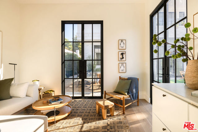 Image 14 of 28 For 525 Westmount Drive