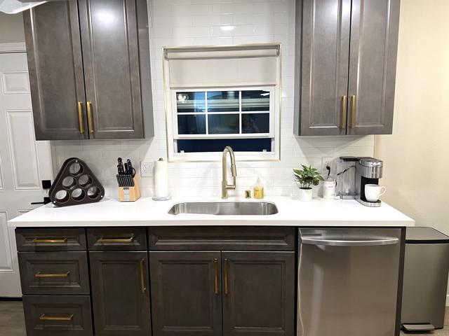 Detail Gallery Image 3 of 33 For 3589 Nina St, Oceanside,  CA 92056 - 2 Beds | 1 Baths