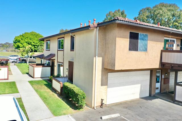 1570 Monterey Pine Dr, San Diego CA: https://media.crmls.org/mediaz/6eea492e-a777-4200-b404-2a9c42976842.jpg