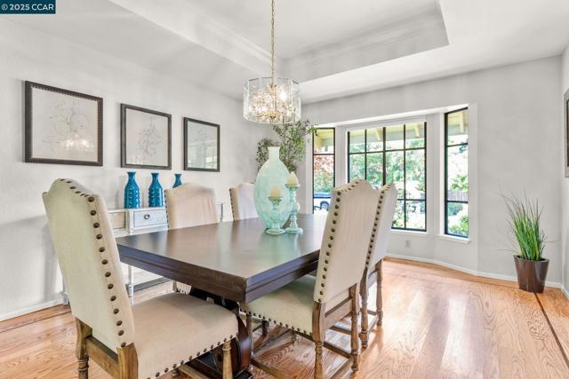 109 Bria Ct, Walnut Creek CA: https://media.crmls.org/mediaz/6eeaa1d5-5b2c-461d-bb18-6946af5692b6.jpg