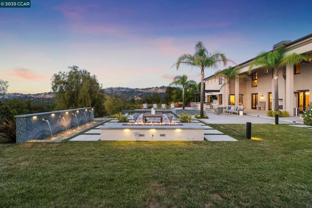 1021 Via Del Gato, Alamo CA: https://media.crmls.org/mediaz/6eeadb9a-ee2b-4aa8-9985-ecf7e3549d98.jpg