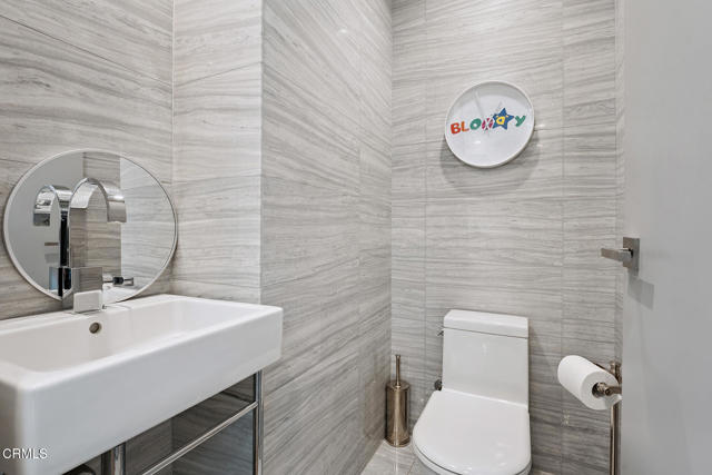 Detail Gallery Image 24 of 41 For 329 Westbourne Dr, West Hollywood,  CA 90048 - 2 Beds | 3 Baths