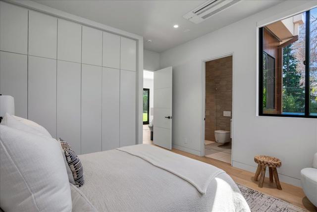 88 Tuscaloosa Avenue, Atherton CA: https://media.crmls.org/mediaz/6eebb23f-6413-492d-9f4d-c65046c2a0b4.jpg