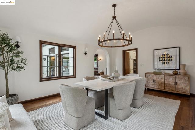 356 Mountain Avenue, Piedmont CA: https://media.crmls.org/mediaz/6eebbf43-69d5-45f0-a9ce-09670cf5cbbc.jpg