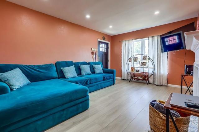 Detail Gallery Image 7 of 25 For 900 W Brazil St, Compton,  CA 90220 - 3 Beds | 1 Baths
