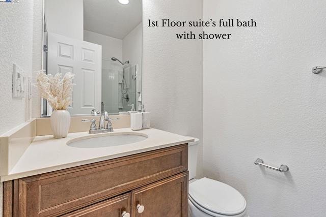 4005 Sarasta Bay Dr, Pittsburg CA: https://media.crmls.org/mediaz/6eecac7a-98db-4c5b-bd85-2b8dc0162a2a.jpg