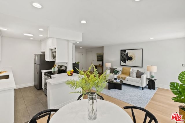 1831 Prosser Avenue, Los Angeles CA: https://media.crmls.org/mediaz/6eecbf8d-e87a-4a5b-bc1b-c698aa691952.jpg