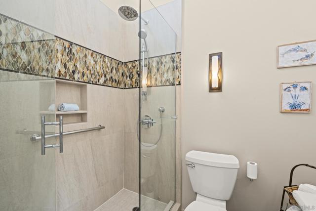 429 S Sierra Ave, Solana Beach CA: https://media.crmls.org/mediaz/6eee9e87-a167-4040-b501-8c3e147389db.jpg