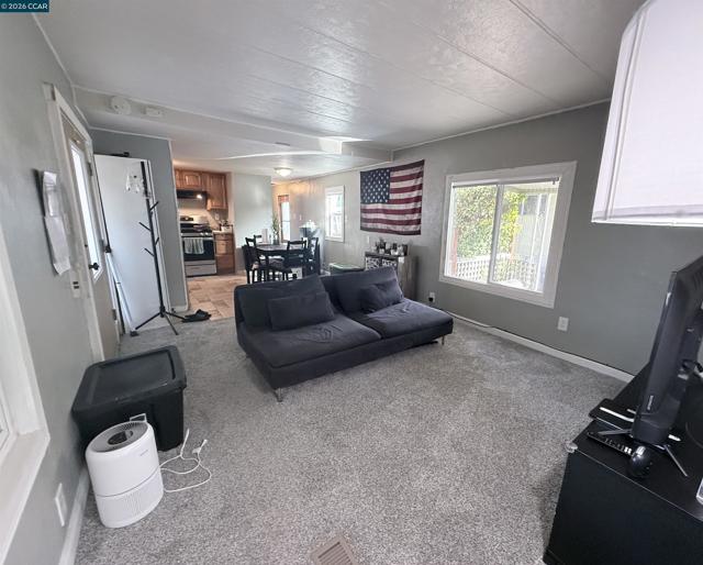 244 American Canyon Rd, American Canyon CA: https://media.crmls.org/mediaz/6eeeab8e-453a-4fdb-96e6-8450b2650c38.jpg