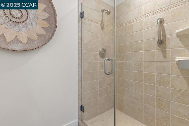 1716 Saint Andrews Drive, Moraga CA: https://media.crmls.org/mediaz/6eeeb776-87b0-4911-9af7-61b724b6a613.jpg