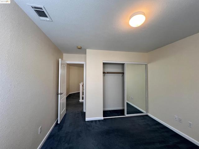1371 Brooktrail Dr, Pittsburg CA: https://media.crmls.org/mediaz/6eef0d99-e01b-4b62-be11-507a68f3a14c.jpg