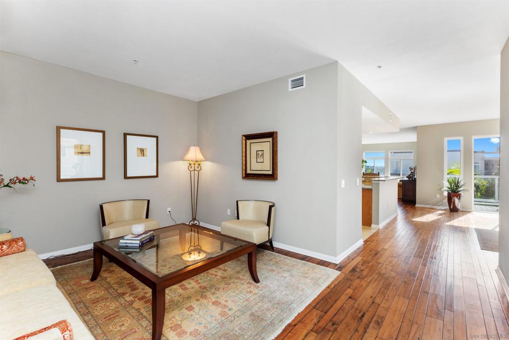 301 Mission Ave - photo 14