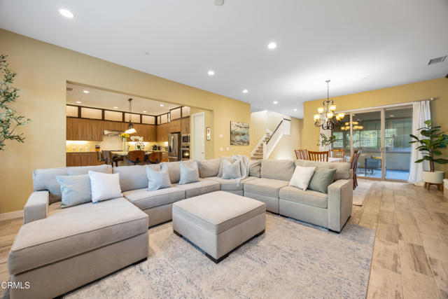 Detail Gallery Image 17 of 73 For 627 E Orange Blossom Way, Azusa,  CA 91702 - 4 Beds | 4/1 Baths