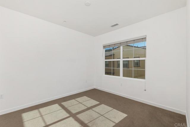 Image 18 of 36 For 877 Blackstone Drive