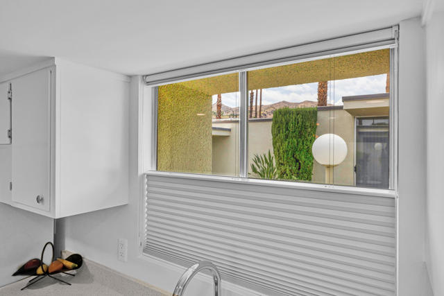 1881 S Araby Drive, Palm Springs CA: https://media.crmls.org/mediaz/6ef16347-61b6-4adc-9e8e-04c6c59c3729.jpg