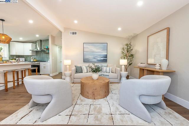 697 Lakewood Dr, Sunnyvale CA: https://media.crmls.org/mediaz/6ef167f4-8e6d-45bd-96ee-4ed6312b4d52.jpg