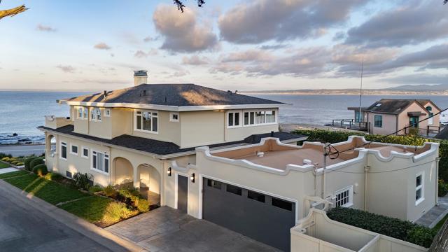 1051 Ocean View Boulevard, Pacific Grove CA: https://media.crmls.org/mediaz/6ef20260-233e-43e0-8fe4-7af6e28a7afc.jpg