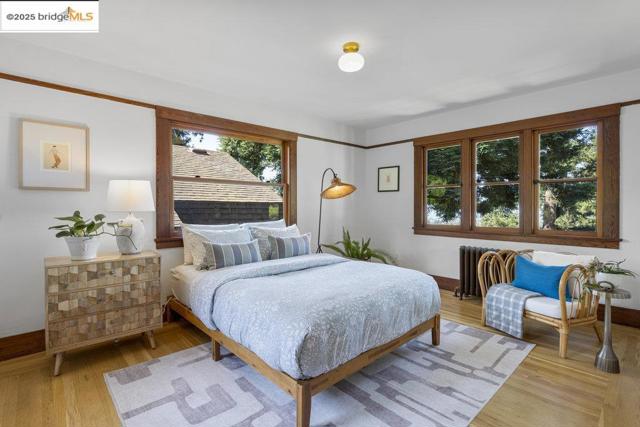 1398 Scenic Ave, Berkeley CA: https://media.crmls.org/mediaz/6ef22f43-b7e2-4cef-80f6-bfe0811c89f2.jpg