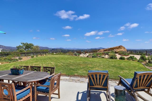 Detail Gallery Image 14 of 61 For 379 Trailview, Encinitas,  CA 92024 - 4 Beds | 2 Baths
