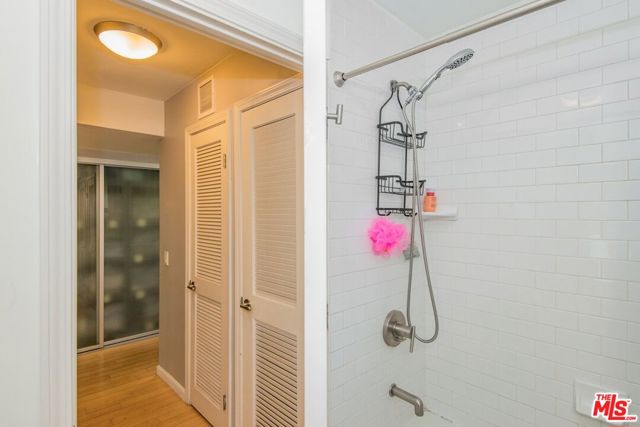 4702 Fulton Avenue, Sherman Oaks CA: https://media.crmls.org/mediaz/6ef26d96-0fb4-4b9e-ba60-fadedf793b65.jpg