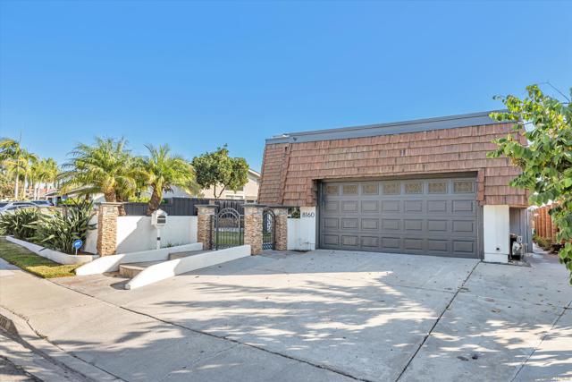 Image 3 of 48 For 8160 Laurelridge Rd