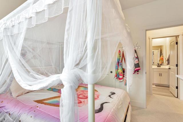 172 Vienna Way, Hollister CA: https://media.crmls.org/mediaz/6ef3484d-cb65-45ee-9745-a629b0ff5dbb.jpg