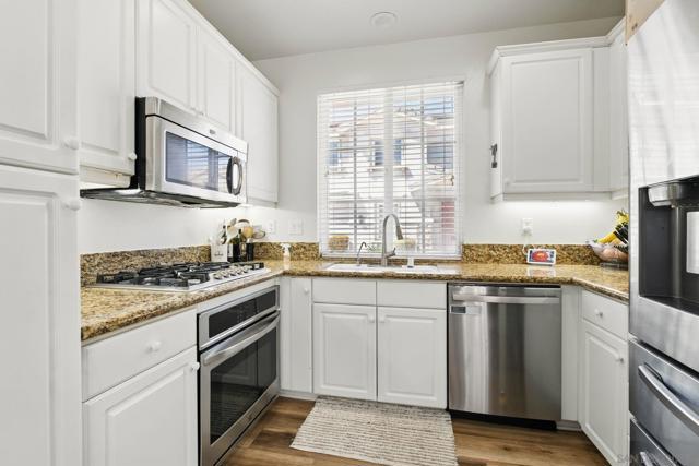 2855 Bear Valley Rd, Chula Vista CA: https://media.crmls.org/mediaz/6ef37314-2b3a-4c5c-af4f-f1d3d1690373.jpg