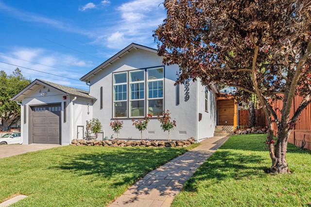 529 Hobart Avenue, San Mateo CA: https://media.crmls.org/mediaz/6ef39c42-fe16-4064-bccd-8e2577fbeceb.jpg