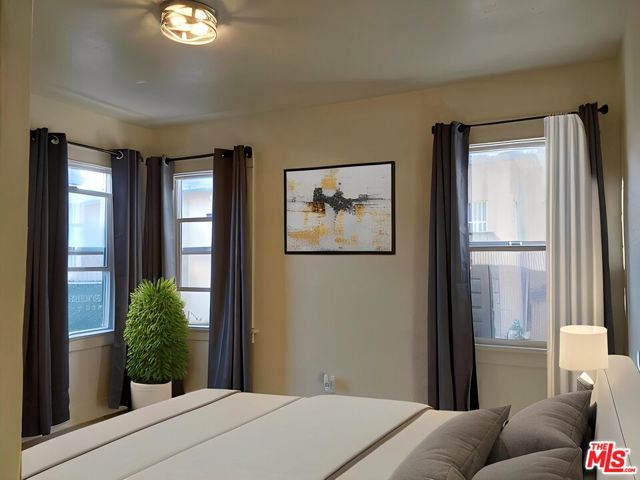 BEDROOM -VIRTUAL STAGED