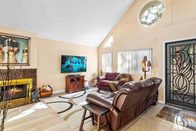 Image 11 of 41 For 379 Melrose Drive B