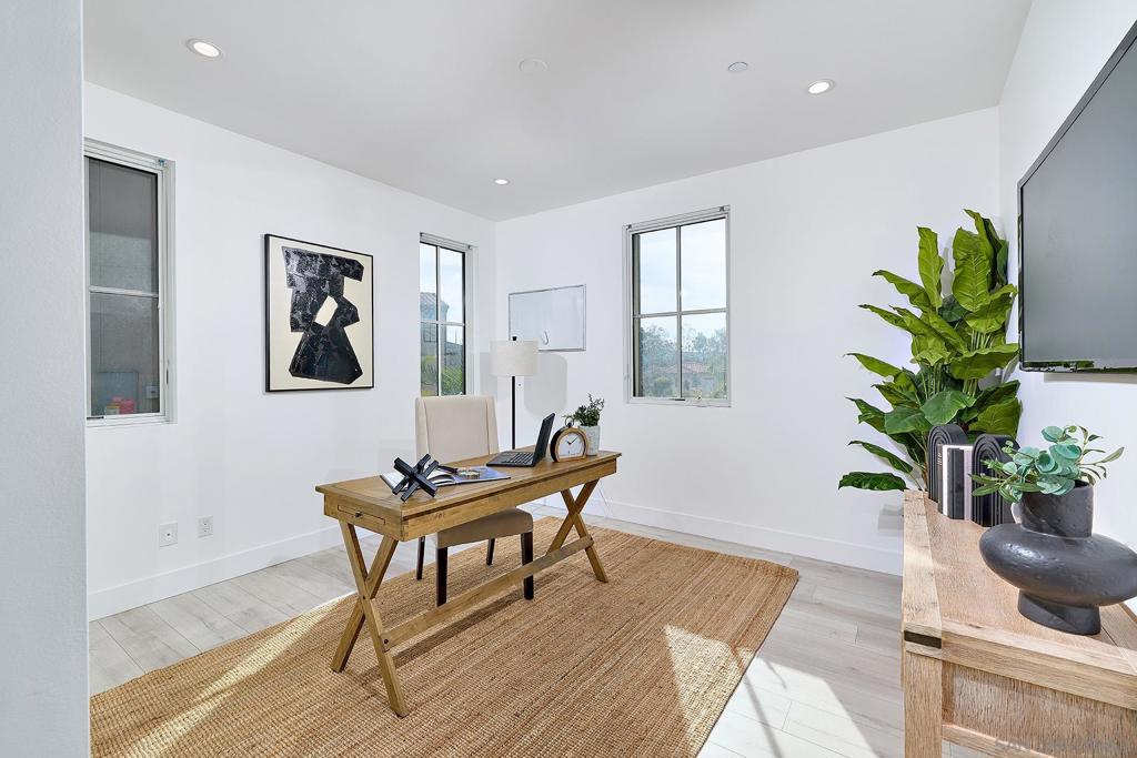 MLS #250043940SD image #14