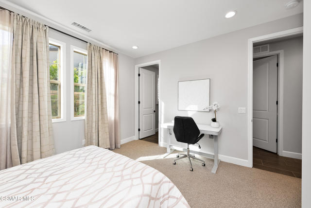 2492 Rondell Road, Camarillo CA: https://media.crmls.org/mediaz/6ef4dfe9-3cac-400f-8a0e-53f5427b27a6.jpg