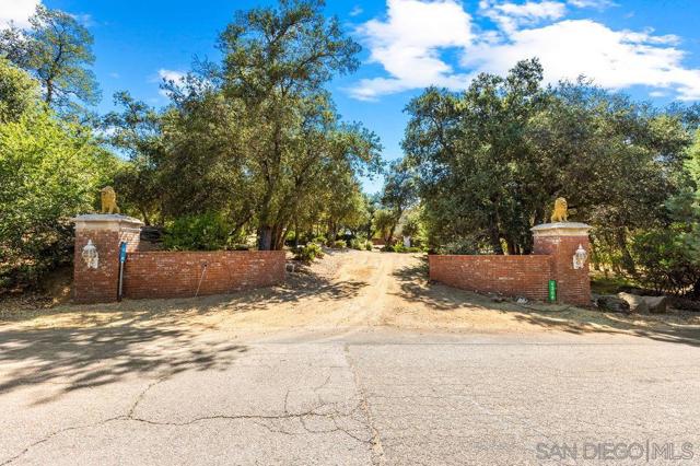 1308 Lakedale Rd, Santa Ysabel CA: https://media.crmls.org/mediaz/6ef4ebc9-95d5-4064-a650-e642e580f7d7.jpg
