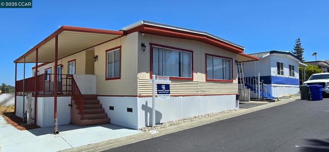 16401 San Pablo Ave, San Pablo CA: https://media.crmls.org/mediaz/6ef57f1e-22ca-4f7e-ac8c-075d8f764ba1.jpg