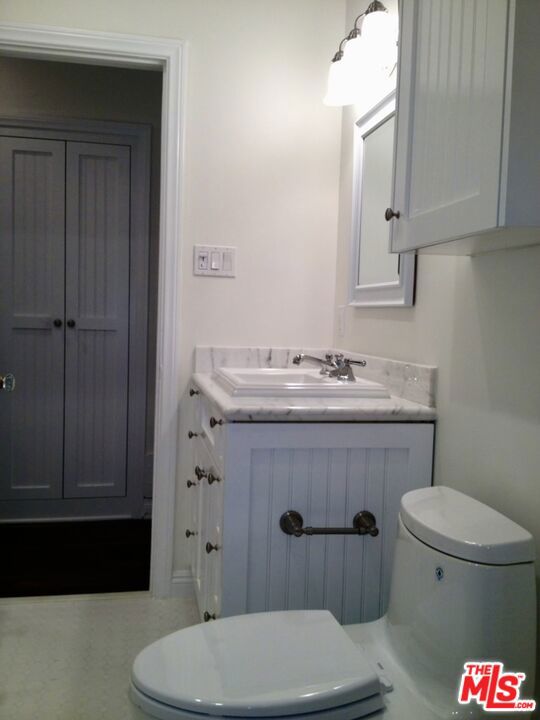 347 N Curson Avenue, Los Angeles CA: https://media.crmls.org/mediaz/6ef5c20c-0bd3-4a6a-b3d1-22e3d05e20c6.jpg