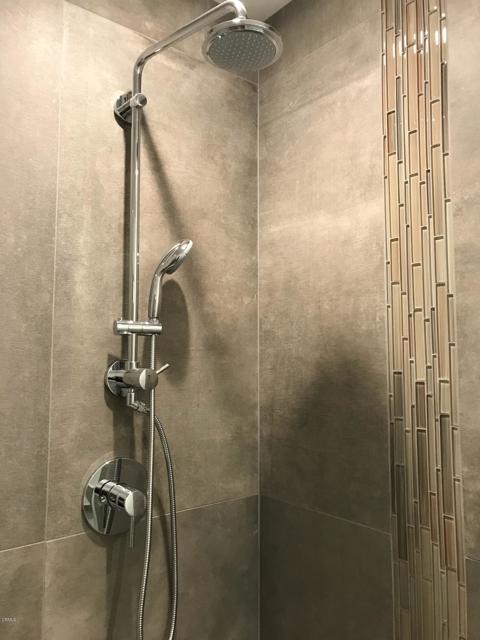 Detail Gallery Image 13 of 21 For 3412 Montrose Ave, Glendale,  CA 91214 - 2 Beds | 2 Baths