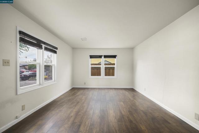 2656 Garden Ave, Concord CA: https://media.crmls.org/mediaz/6ef5ccaa-2a53-4619-af91-f2fd31409d27.jpg