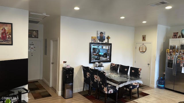 1755 Heywood Street, Simi Valley CA: https://media.crmls.org/mediaz/6ef60043-9f5d-4d78-8062-567dfbde3fa4.jpg