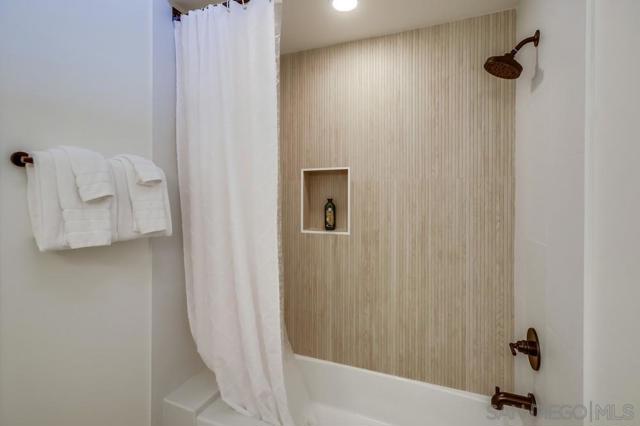 8457 Paseo Del Ocaso, La Jolla CA: https://media.crmls.org/mediaz/6ef639df-d4a9-4777-95f6-44d6e31ff6c3.jpg