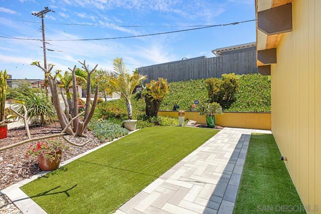 3455 Aldford Dr, San Diego CA: https://media.crmls.org/mediaz/6ef656fd-0350-45bc-b18c-8b78902f34fa.jpg