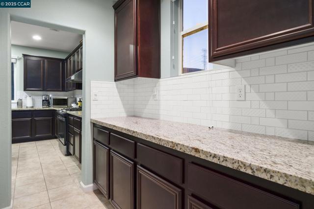 2536 Tomales Bay Dr, Bay Point CA: https://media.crmls.org/mediaz/6ef6d754-5d0f-42b0-896f-90b849a5063c.jpg