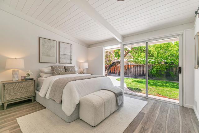 3845 Corina Way, Palo Alto CA: https://media.crmls.org/mediaz/6ef70e42-2b2f-4ec4-b1db-3ea86ae256d6.jpg